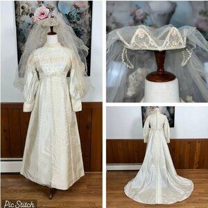 Gorgeous Vintage 1960s Alfred Angelo Heavy Taffeta Wedding Gown & Crown!